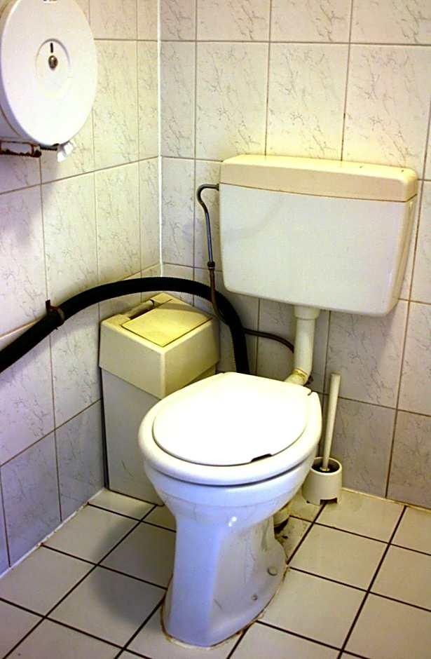 Single Room Shared Facilities