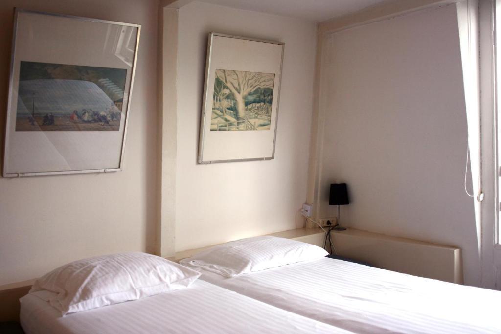 Single Room Shared Facilities